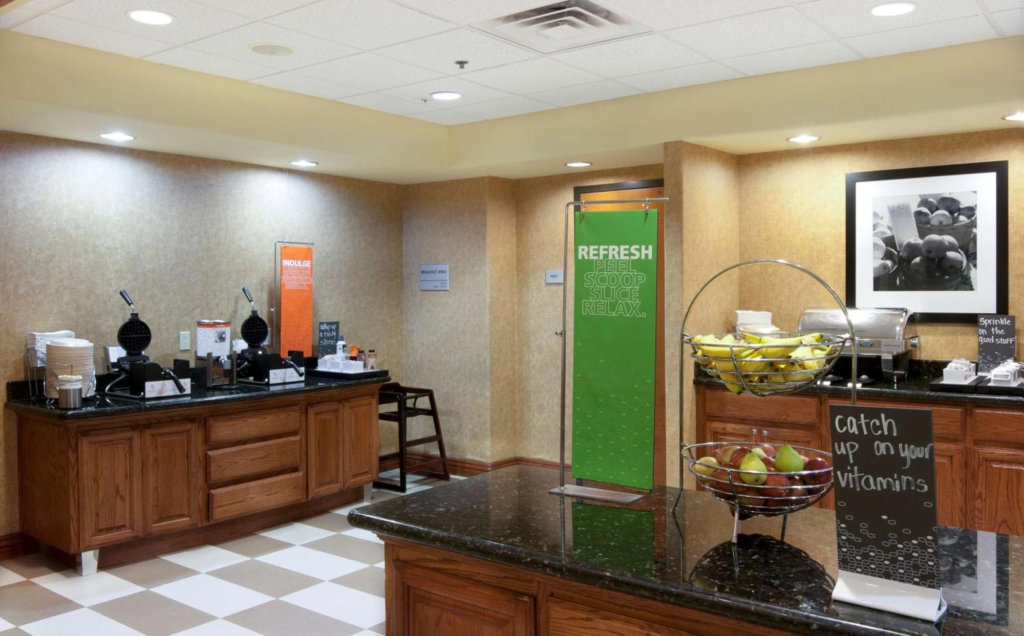 Hampton Inn And Suites-Браунсвилл Экстерьер фото
